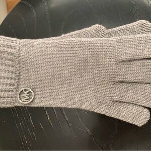 Michael Kors Women’s Gloves (NWT)